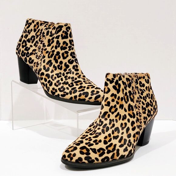 Vionic Georgia Leopard Cheetah Print Calf Hair Studded Ankle Boots Womens Size 8 - Picture 1 of 14